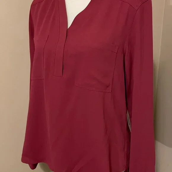 Nine West Notched-Collar Blouse Size M Wine Red Maroon NWT - Picture 7 of 7